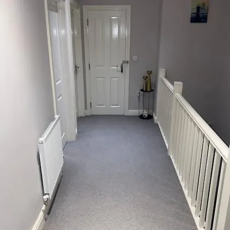 Lovely Flat With Super King Bed * Manchester