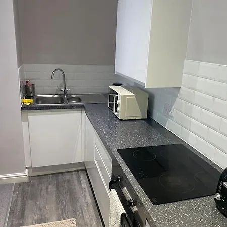Lovely Flat With Super King Bed Apartment *