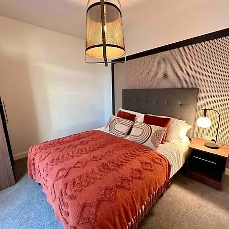 1 Bed Flat With View Of Old Trafford Manchester