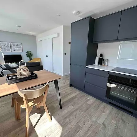 1 Bed Flat With View Of Old Trafford *