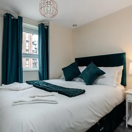 Stylish 2 Bed Flat Lägenhet