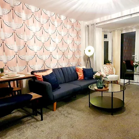 Pass The Keys Beautifully Refurbished House Close To Mcr Airport Feriehus Manchester