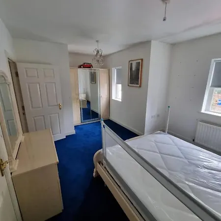 Spacious 3bd House - Victoria Park Manchester