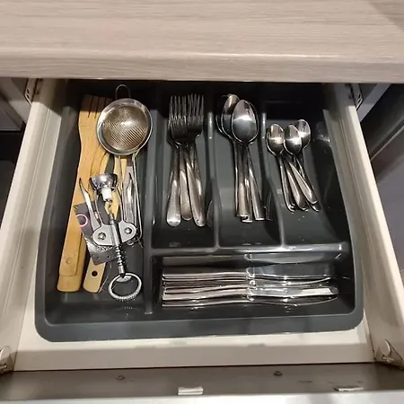 Апартаменты Lovely 2-bed Apt+wi-fi+parking. Манчестер