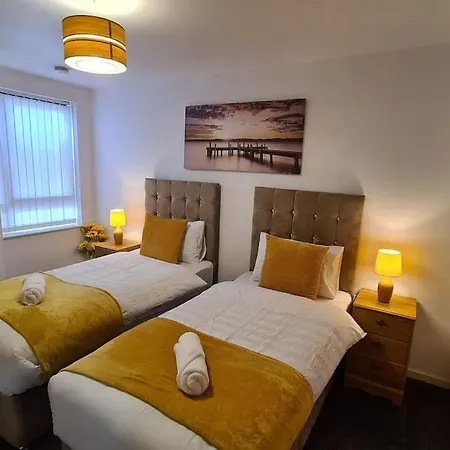 Lovely 2-bed Apt+wi-fi+parking.