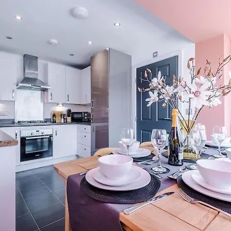 Сasa de vacaciones Stunning Design House Near Etihad With Parking Bypurestay Mánchester