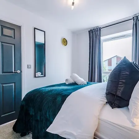 Сasa de vacaciones Stunning Design House Near Etihad With Parking Bypurestay *
