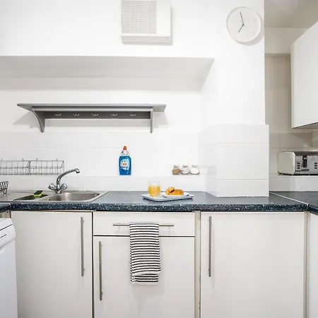 Cefas - Free Parking - Centre