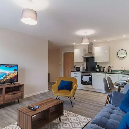 Spacious & Bright 2 Bed *