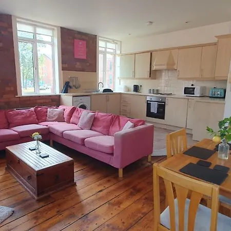 Delightful Period Conversion Apartment *