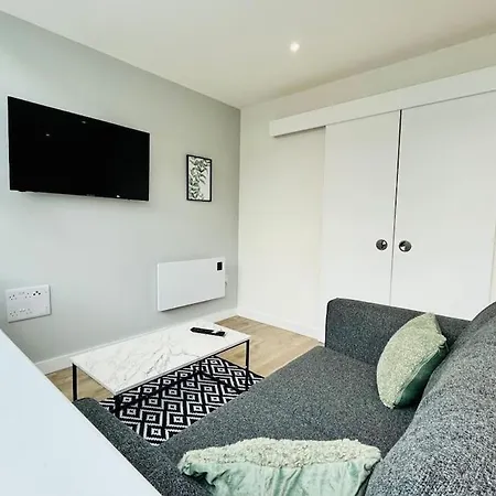 아파트 Lovely Available To Rent In Old Trafford 맨체스터
