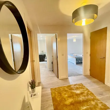 Pass The Keys Two Bedroom Free Secured Parking