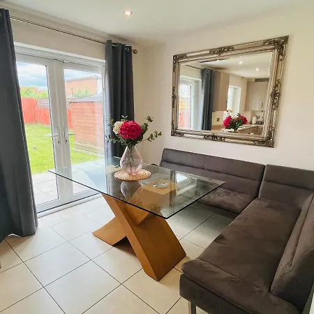 Dom wakacyjny 3br-sleeps 6 -walk To Etihad & Ao Arena Manchester
