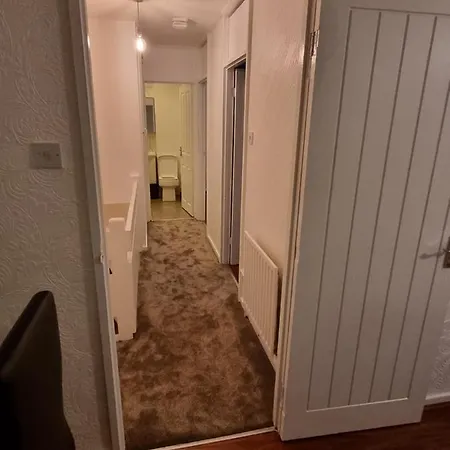 Spacious 3 Bed House - A Away From Holiday home Manchester