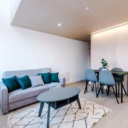 Sky Gardens - Stylish Duplex アパート *