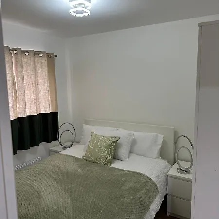 Beverley House 아파트
