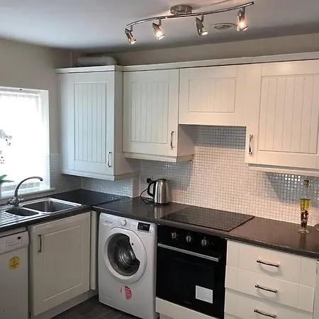 Modern 2 Bed, 2 Bath Near Etihad Stadium And Coop Live