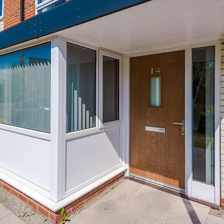 Stunning Design House Near Etihad With Parking Bypurestay Сasa de vacaciones Mánchester
