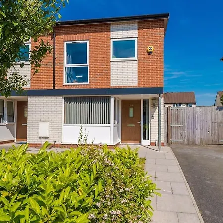 Stunning Design House Near Etihad With Parking Bypurestay *