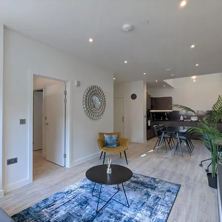 Апартаменты Charles Hope *