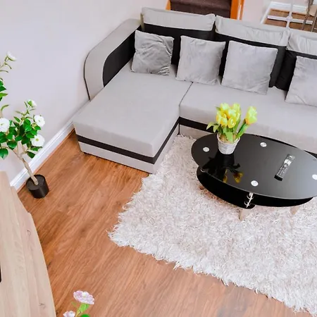 ホテル 87 Rawsthorne Avenue *