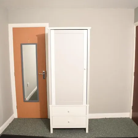 87 Rawsthorne Avenue