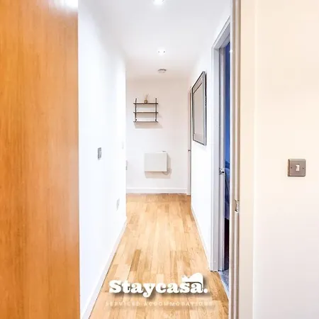 Bright Apt With Balcony & Secure Parking