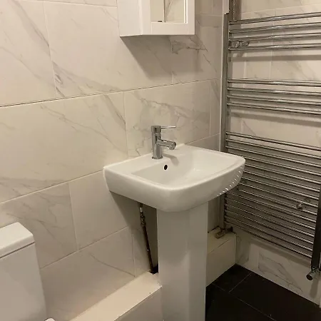 The Crescent, Flat 1 - Stockport, * Μάντσεστερ