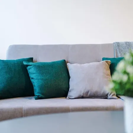 Sky Gardens - Stylish Duplex