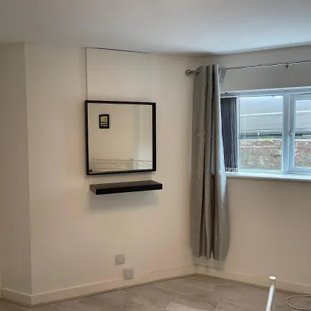 The Crescent, Flat 1 - Stockport, * Mánchester