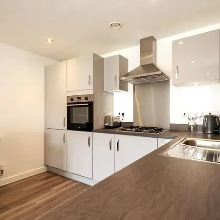 Lovely Entire 2-bed Διαμέρισμα