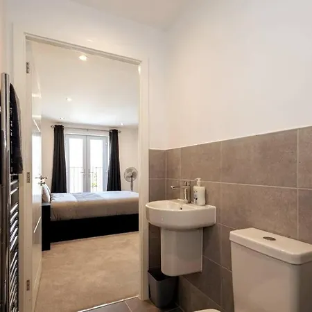 Lovely Entire 2-bed Manchester