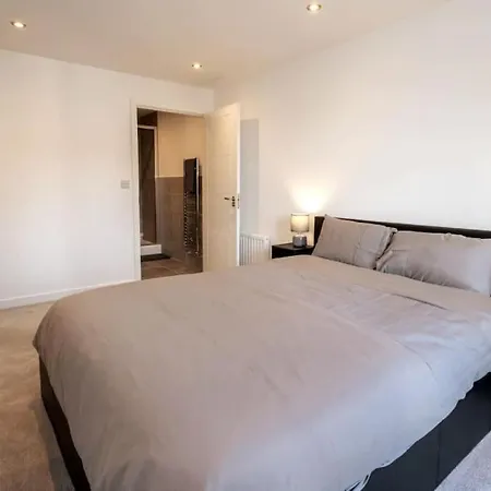 Διαμέρισμα Lovely Entire 2-bed *