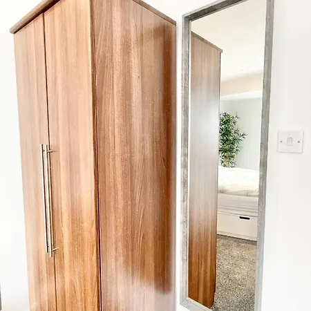 The Works-fresh 2bed In Centre, Opposite Arndale. *