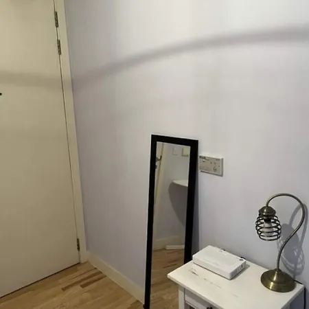 公寓 1-bedroom For Rent In Salford