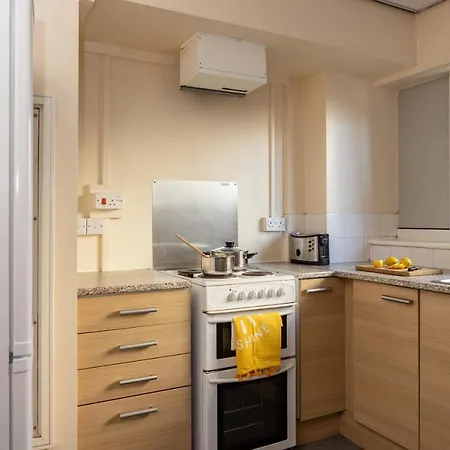 Apartment Affordable 3bed In Salford Free Parking Manchester