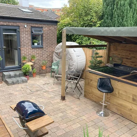 Daire Beautiful Detached Private Annex In Great Location *