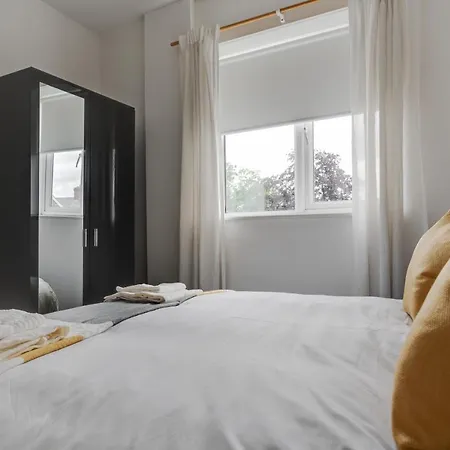 A Delightful Flat In Manchester.