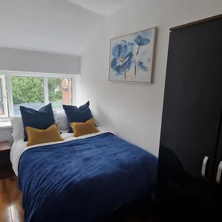Cosy 2 Bedroom Higher Crumpsall