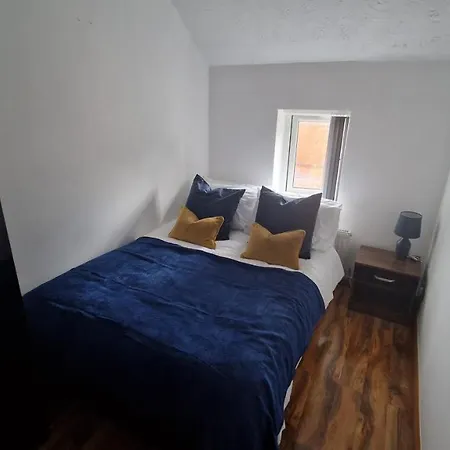Cosy 2 Bedroom Higher Crumpsall