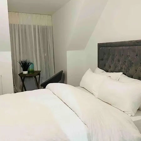 Luxurious Modern New Built 4 Bedrooms * 曼彻斯特