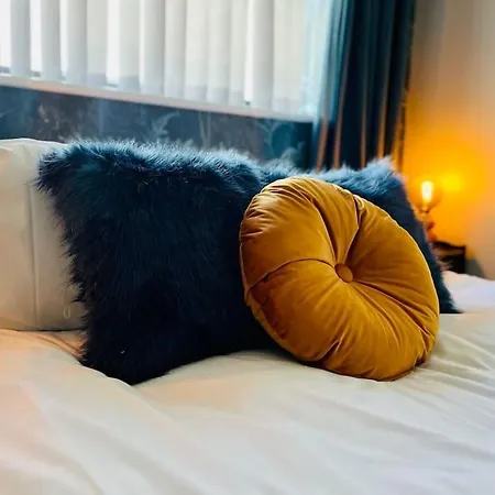 Lägenhet Beautifully Presented One Bedroom Close To Old Trafford Stadium *