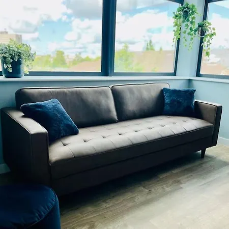 Beautifully Presented One Bedroom Close To Old Trafford Stadium Manchester