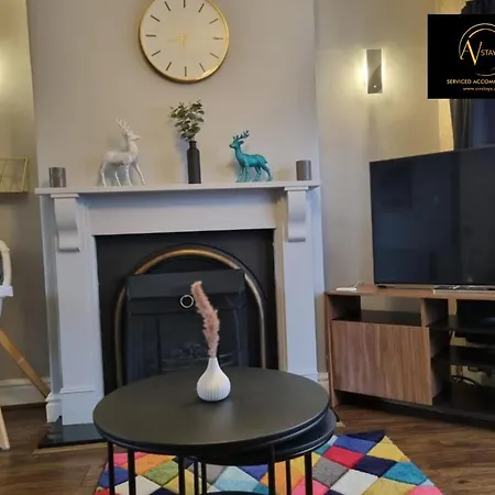 Large House By Av Stays Short Lets *