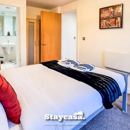 Bright Apt With Balcony & Secure Parking * マンチェスター
