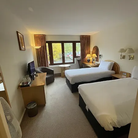 Hotel Copthorne Salford Quays 4*