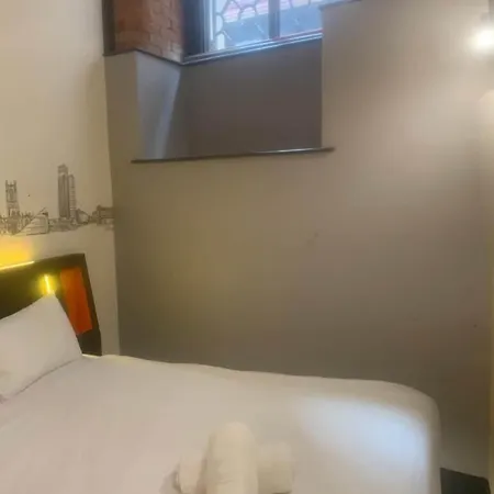 מלון Easyhotel 2*