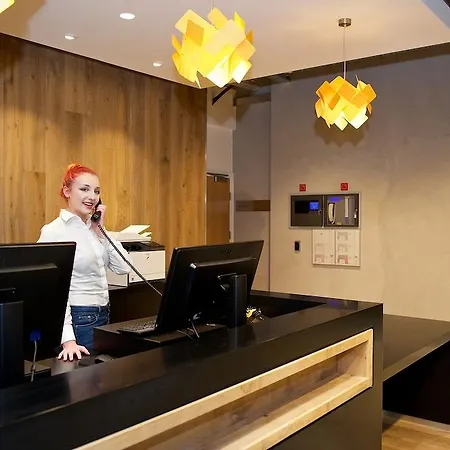 Aparthotel Staycity Piccadilly 4*