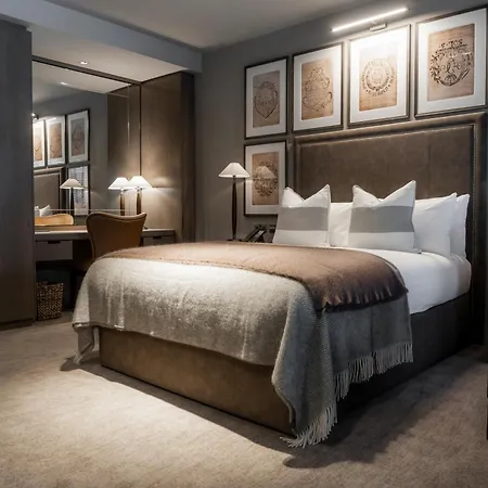 Dakota 5* Manchester