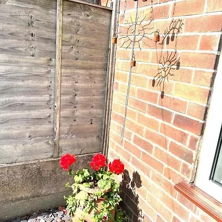 Spacious 3 Bedroom House - Sleeps 5